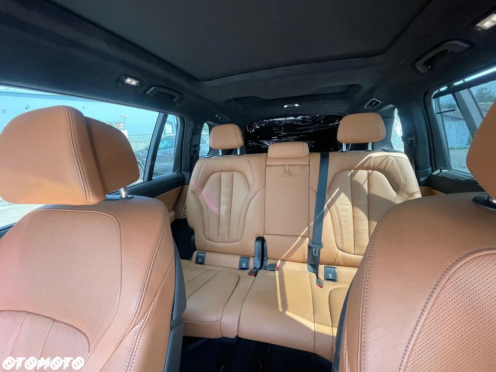 BMW X7 M50i sport - 13