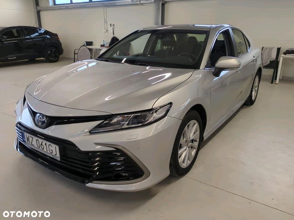 Toyota Camry - 1