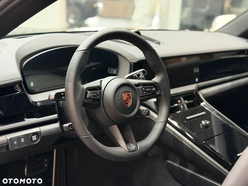 Porsche Panamera 4 E-Hybrid PHEV - 18