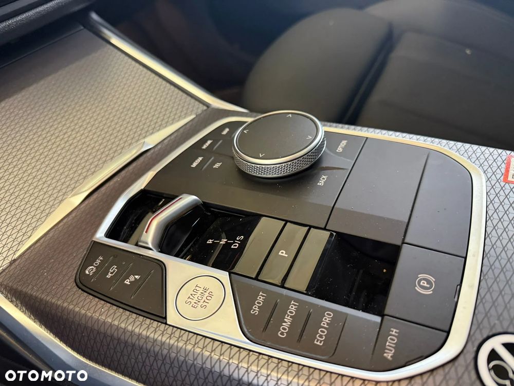 BMW Seria 3 320d Touring xDrive M Sport - 13
