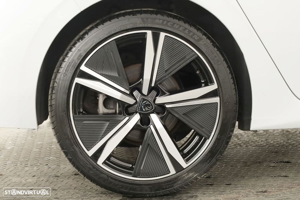 Peugeot 308 1.2 PureTech GT EAT8 - 5