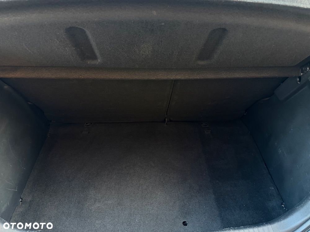 Hyundai i20 1.1 CRDi Trend - 12