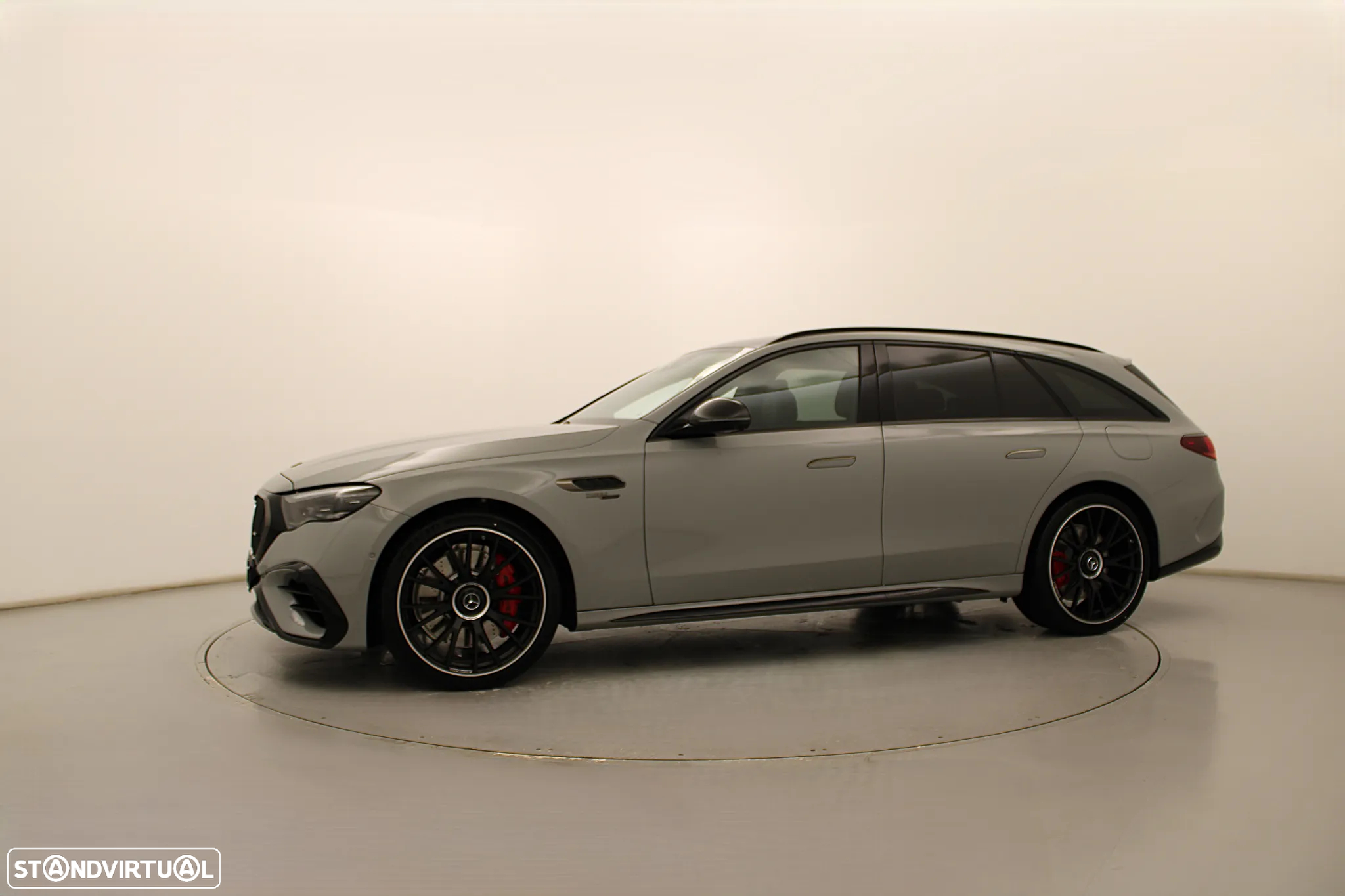 Mercedes-Benz E 53 AMG Hybrid 4Matic+ - 13