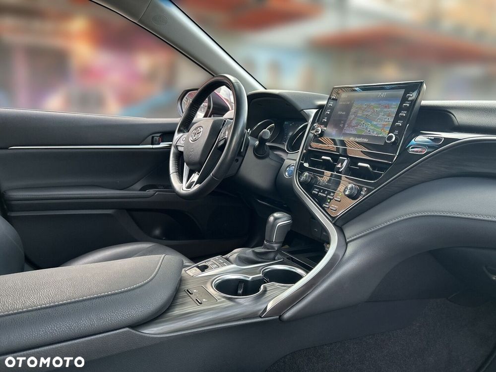 Toyota Camry 2.5 Hybrid Executive CVT - 17