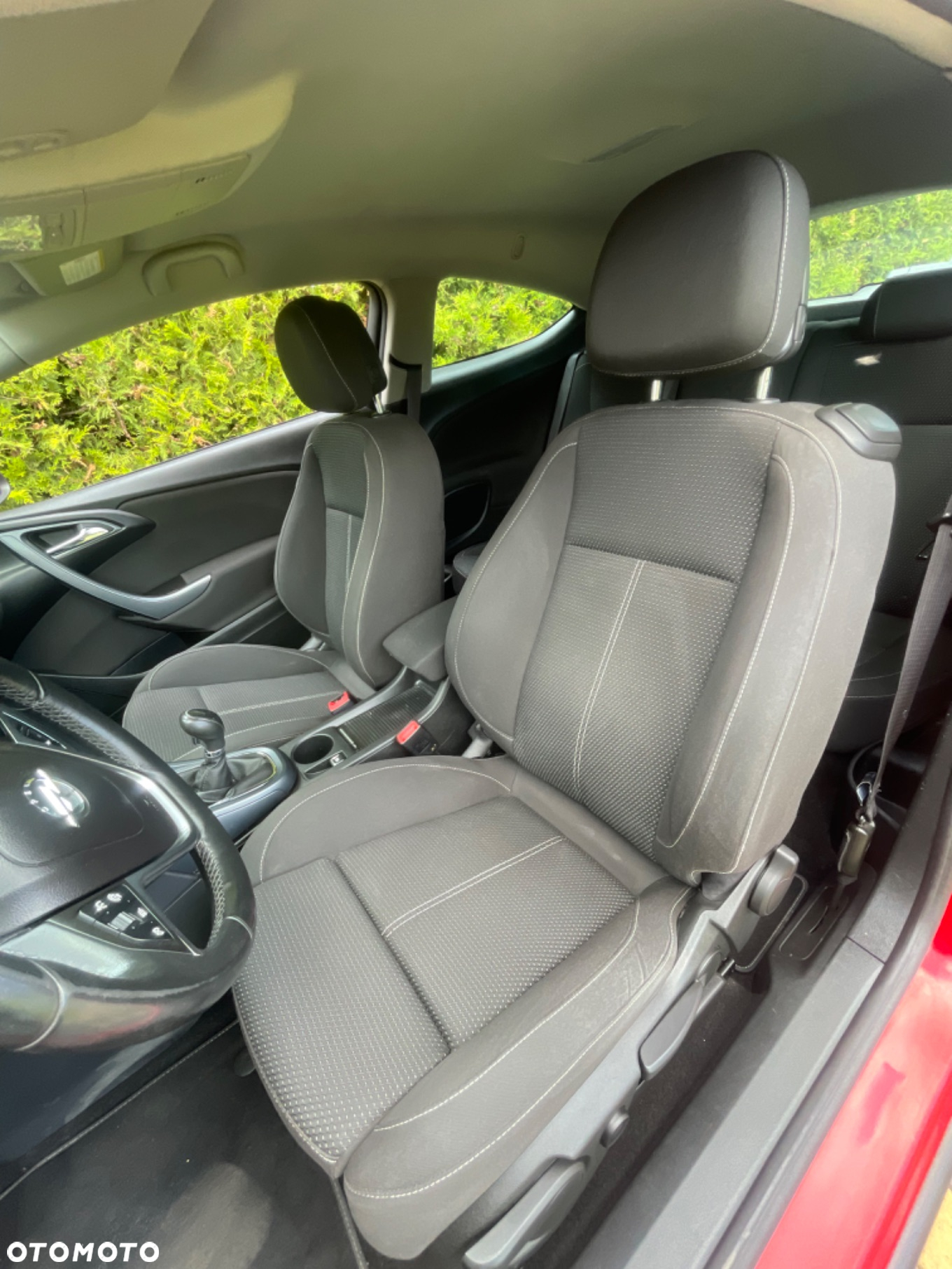 Opel Astra GTC 1.6 Turbo Sport - 25
