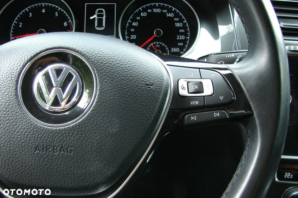 Volkswagen Golf - 23