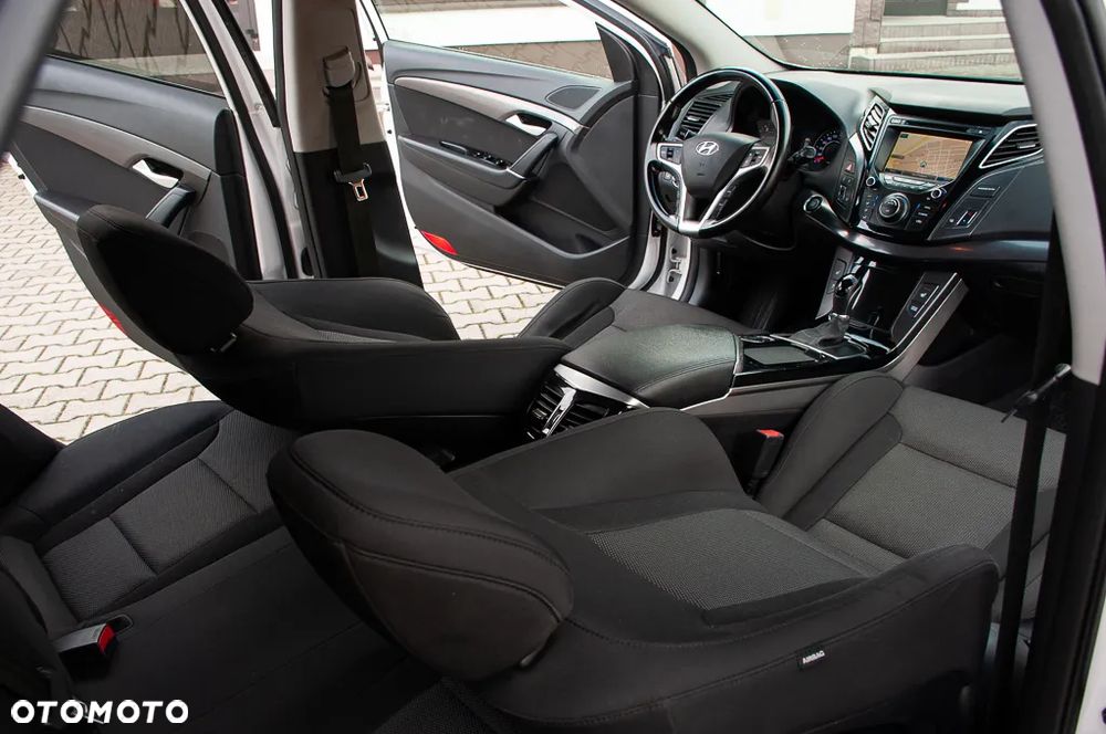 Hyundai i40 1.7 CRDi Comfort + - 24