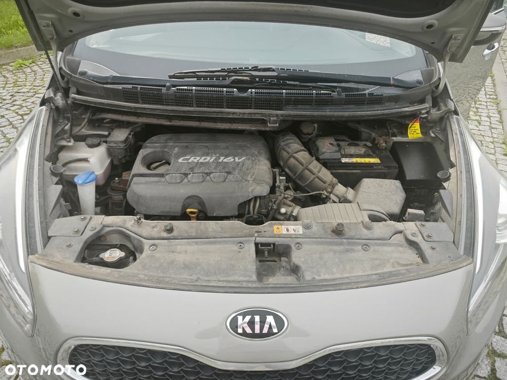 Kia Carens 1.7 CRDi XL 7os - 11
