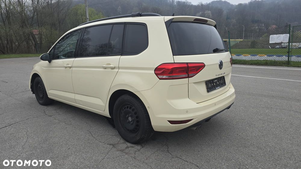Volkswagen Touran - 8