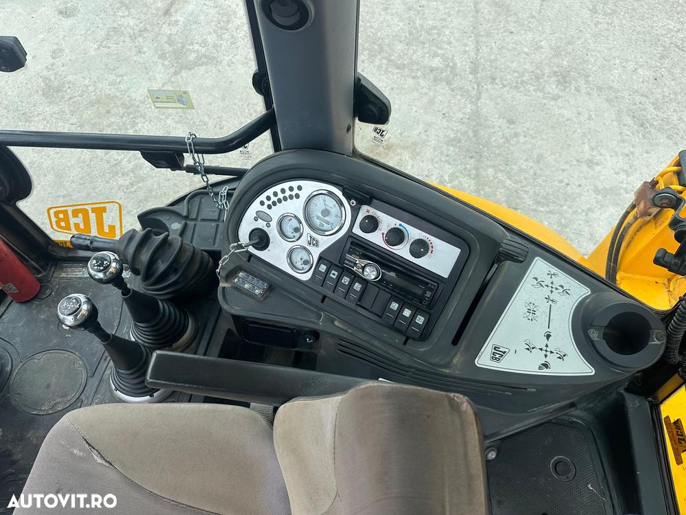 JCB 3CX 4T - 11