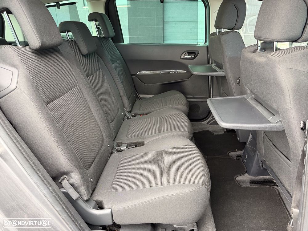 Peugeot 5008 1.6 E-HDi 7L Allure 2-Tronic J17 - 18