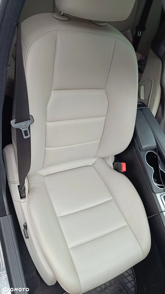 Mercedes-Benz Klasa C 250 CGI Automatik BlueEFFICIENCY - 17