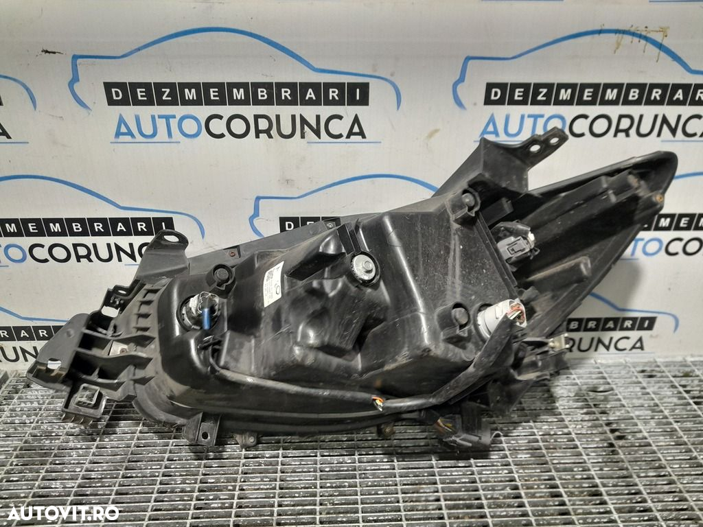 Far Dreapta Mazda CX - 5 2012 - 2015 SUV 4 Usi (1118) Fara xenon - 4