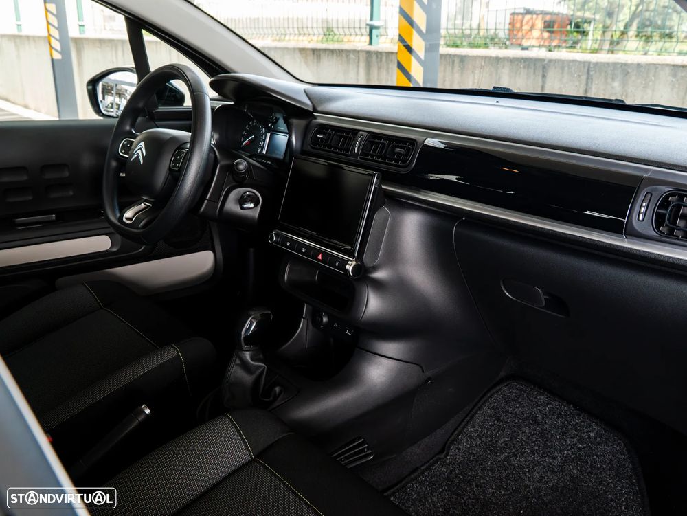 Citroën C3 1.2 PureTech Shine - 17