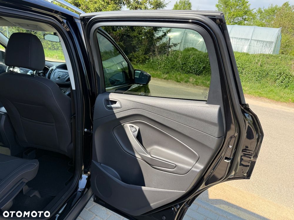 Ford Kuga 1.5 EcoBoost 2x4 Trend - 29
