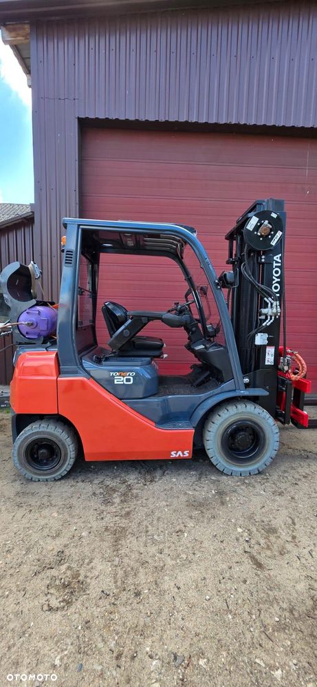 Toyota wózek widłowy TOYOTA 8FGF25 z obrotnicą Bolzoni 360 idealny stan jak NOWY - 1