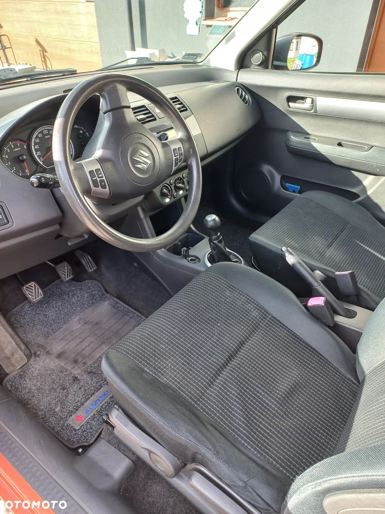 Suzuki Swift - 6