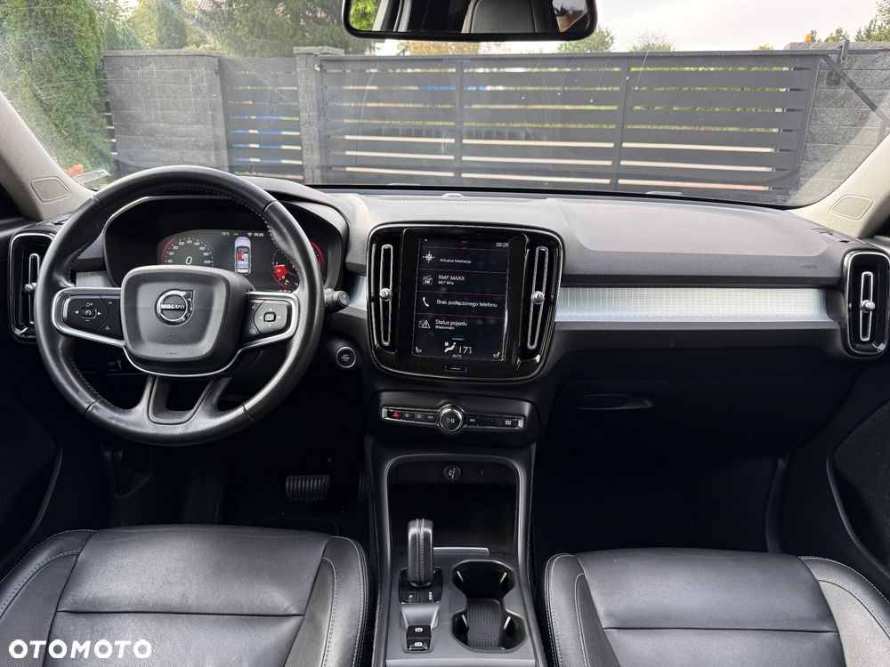 Volvo XC 40 D3 AWD Momentum Pro - 28