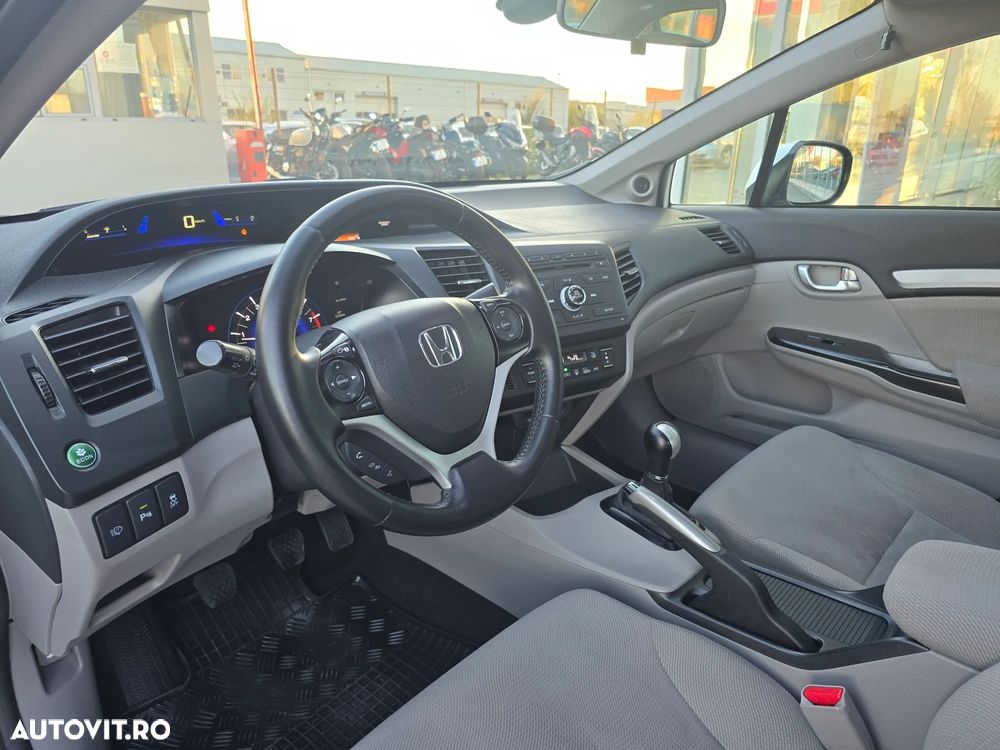 Honda Civic 1.8 MT ES - 14