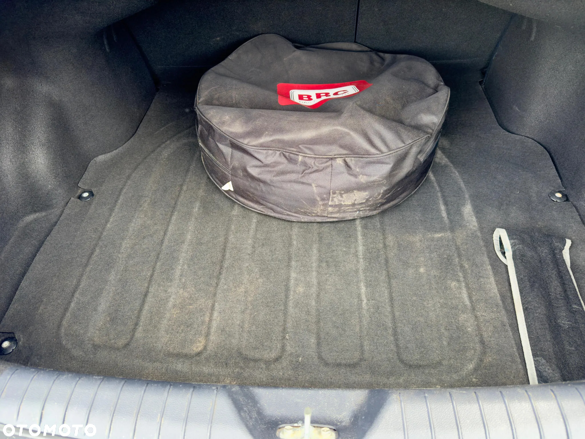 Kia Rio 1.2 L - 23