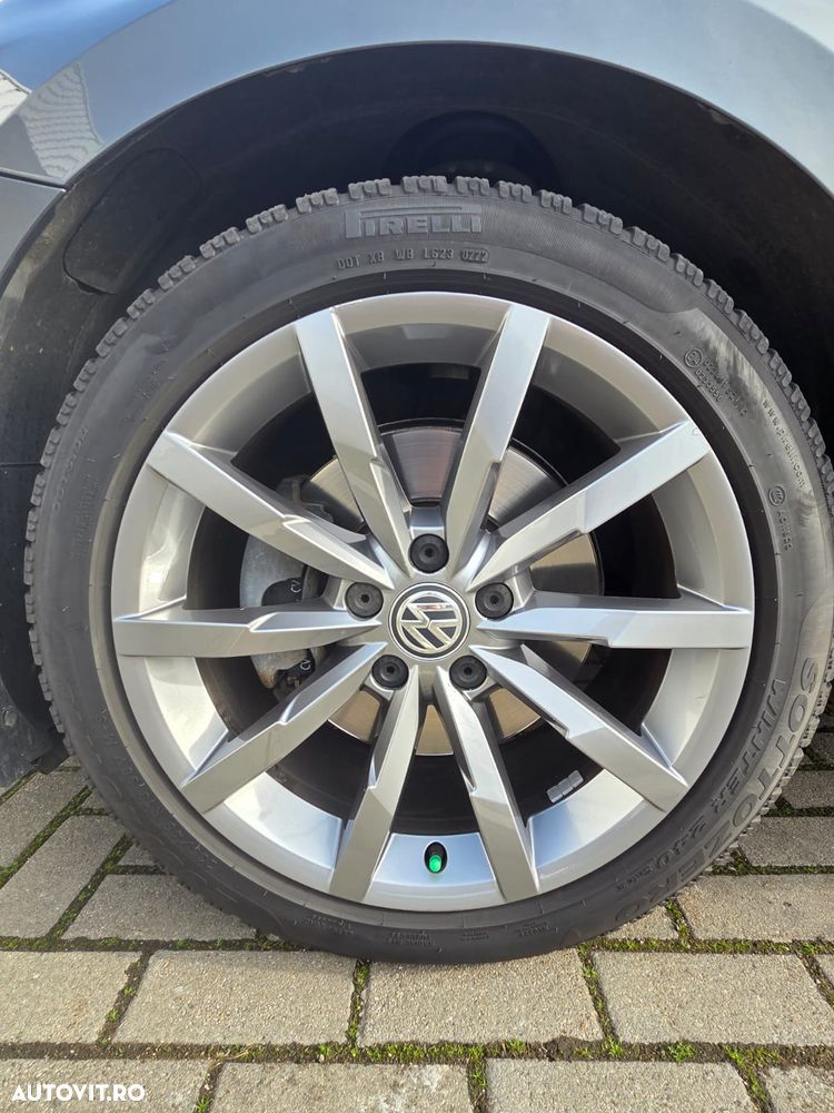 Volkswagen Passat Variant 2.0 TDI DSG Highline - 13