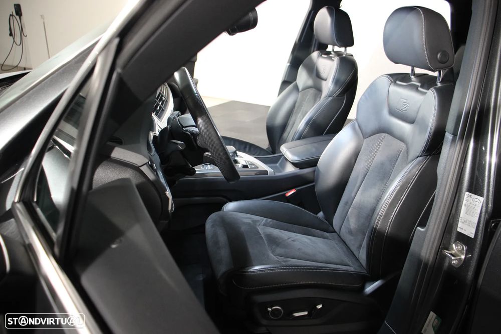 Audi Q7 3.0 TDI quattro S-line Tiptronic 7L - 8