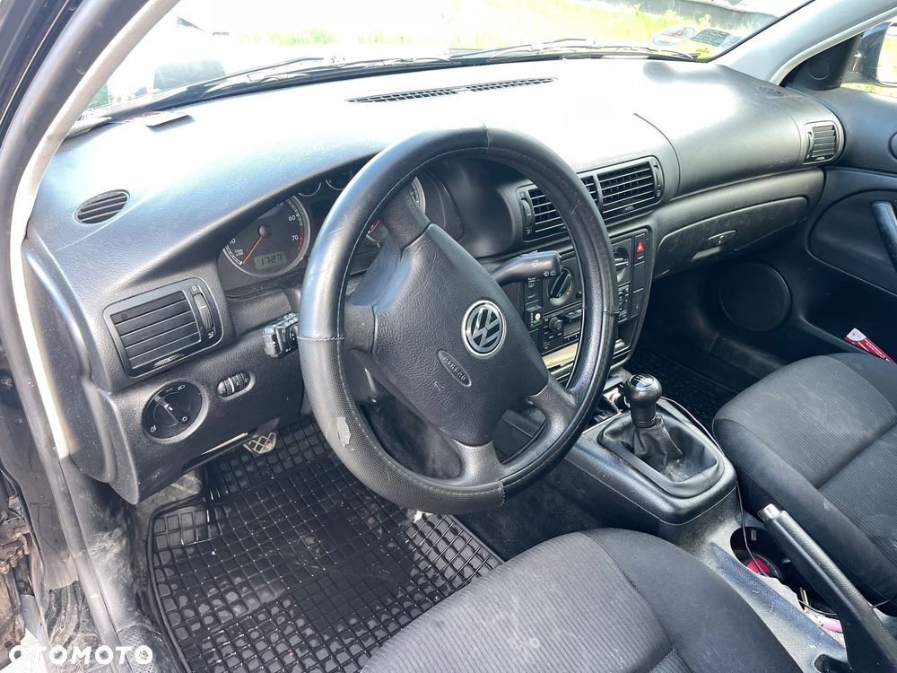 Volkswagen Passat 1.6 - 7