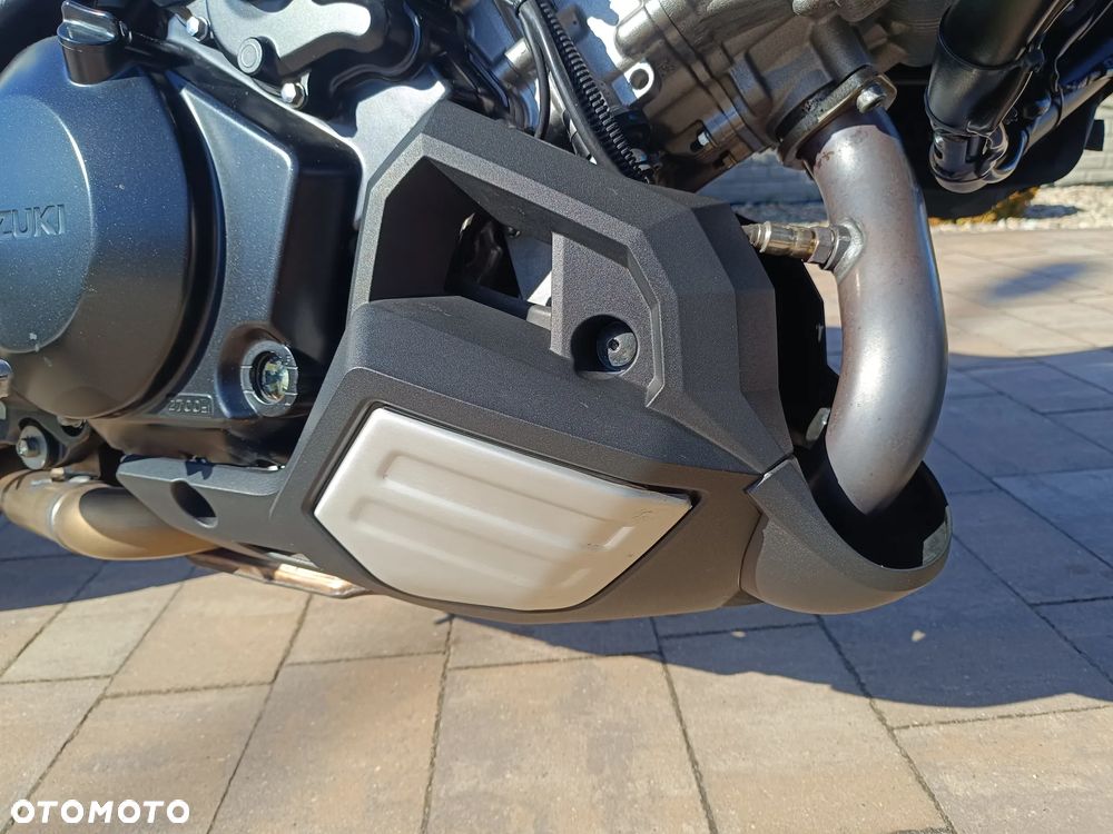 Suzuki V-STROM - 21