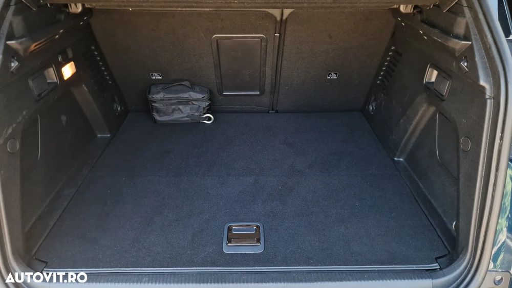 Peugeot 3008 Plug-In Hybrid 225 e-EAT8 GT - 38