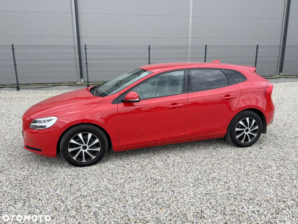 Volvo V40 T3 Drive-E Momentum - 9