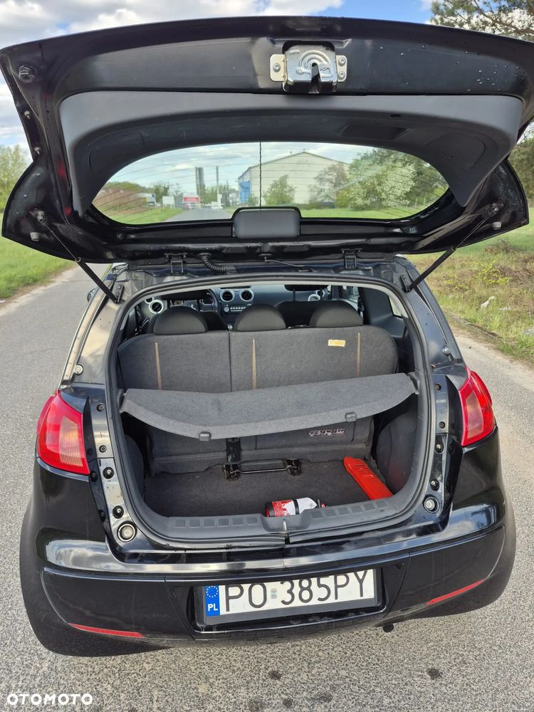 Mitsubishi Colt 1.1 - 9
