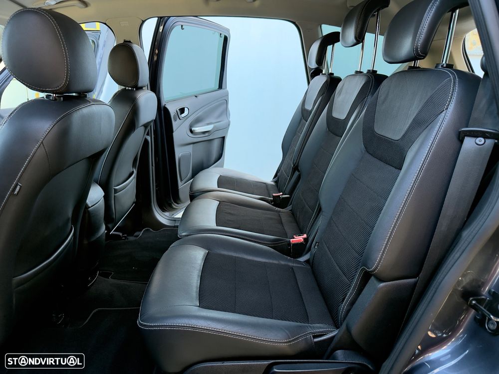 Ford S-Max 2.0 TDCi Titanium 7L - 46