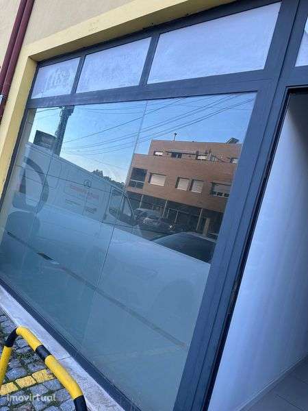 Espaço comercial / Escritórioa / Loja em Vila Meã, Amarante - Grande imagem: 2/12