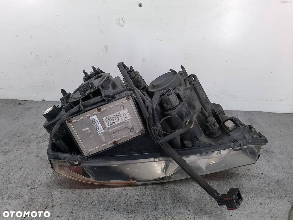 LAMPA PRZÓD LEWA XENON VOLVO XC90 ( 02-14 ) 30678186 89009436 - 11