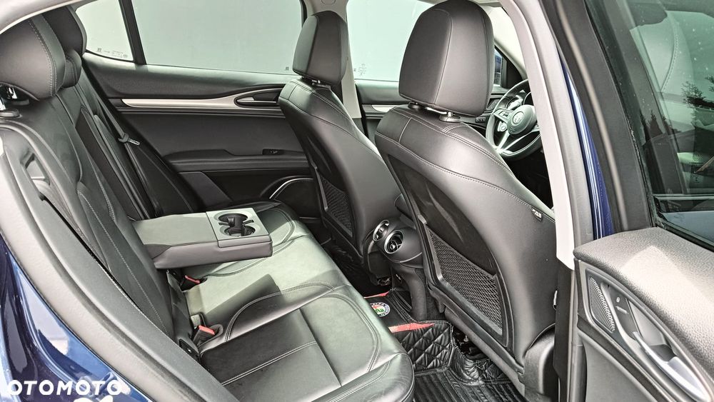 Alfa Romeo Stelvio 2.0 Turbo 16V AT8-Q4 Executive - 18