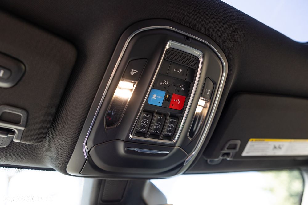 Jeep Grand Cherokee - 34