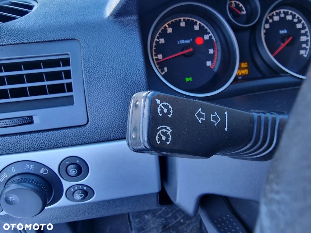 Opel Astra 1.6 Edition 111 Jahre - 32