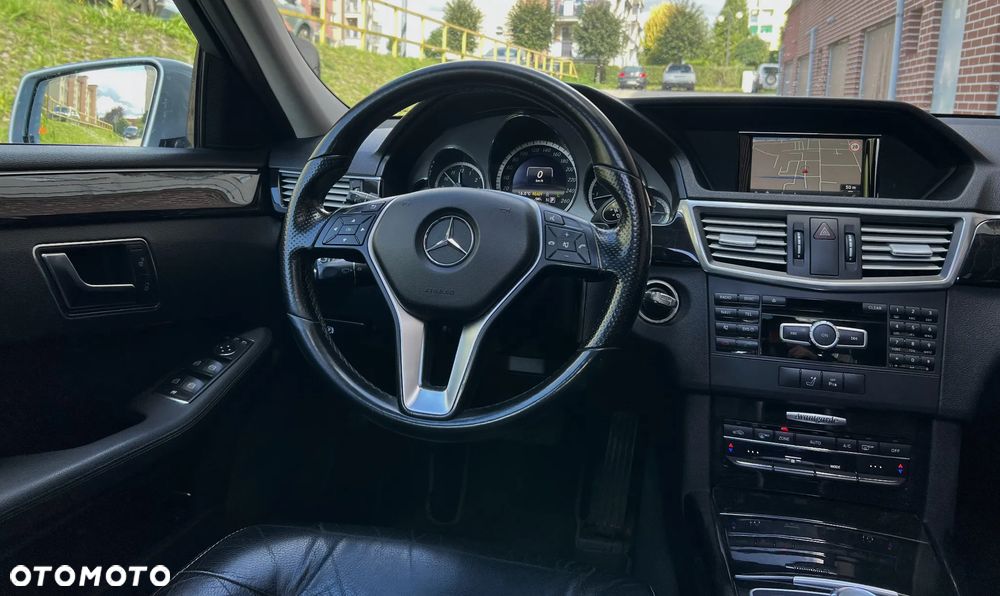 Mercedes-Benz Klasa E 300 BlueTEC Hybrid Avantgarde - 16