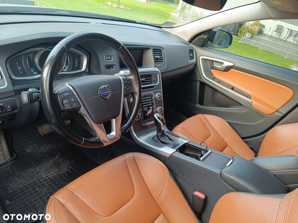 Volvo V60 Cross Country T5 AWD Summum - 12