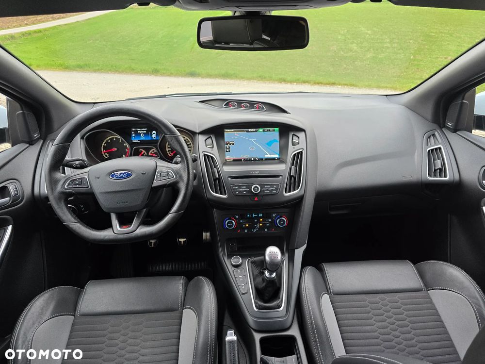 Ford Focus 2.0 EcoBoost ST mit Leder-Exclusiv-Paket - 12