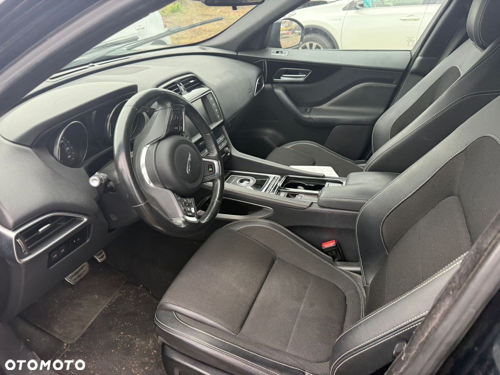Jaguar F-Pace 2.0 i4D AWD R-Sport - 13