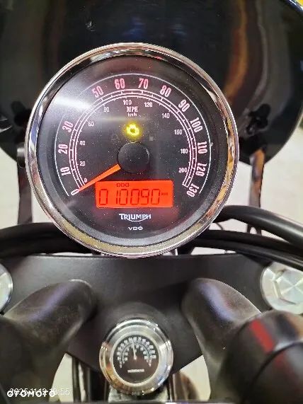 Triumph Speedmaster - 9