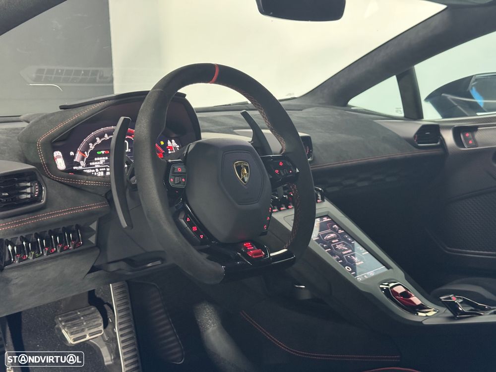 Lamborghini Huracán STO - 14