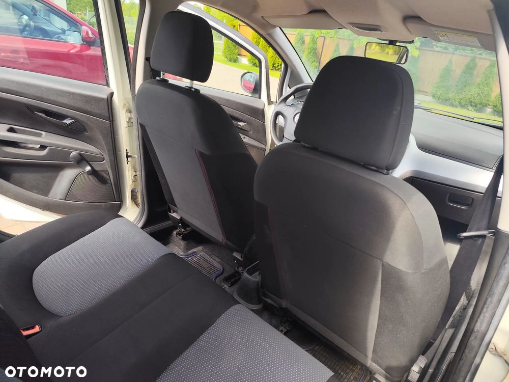 Fiat Grande Punto - 10
