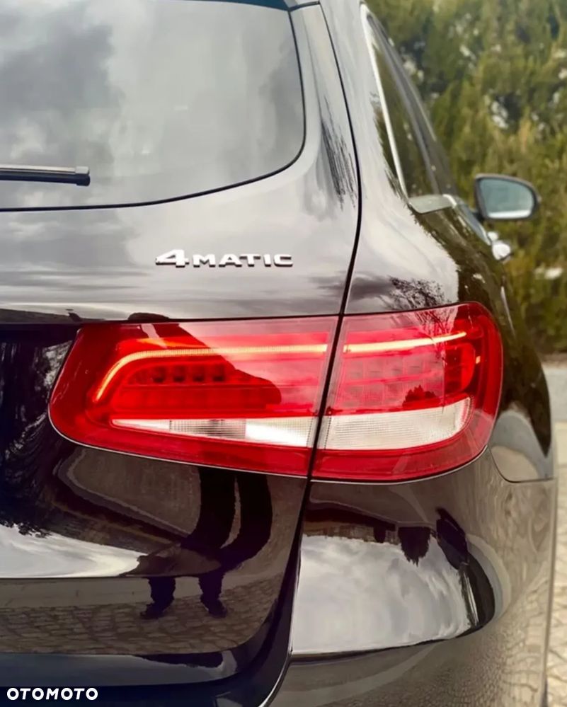 Mercedes-Benz GLC 300 4Matic 9G-TRONIC Exclusive - 11