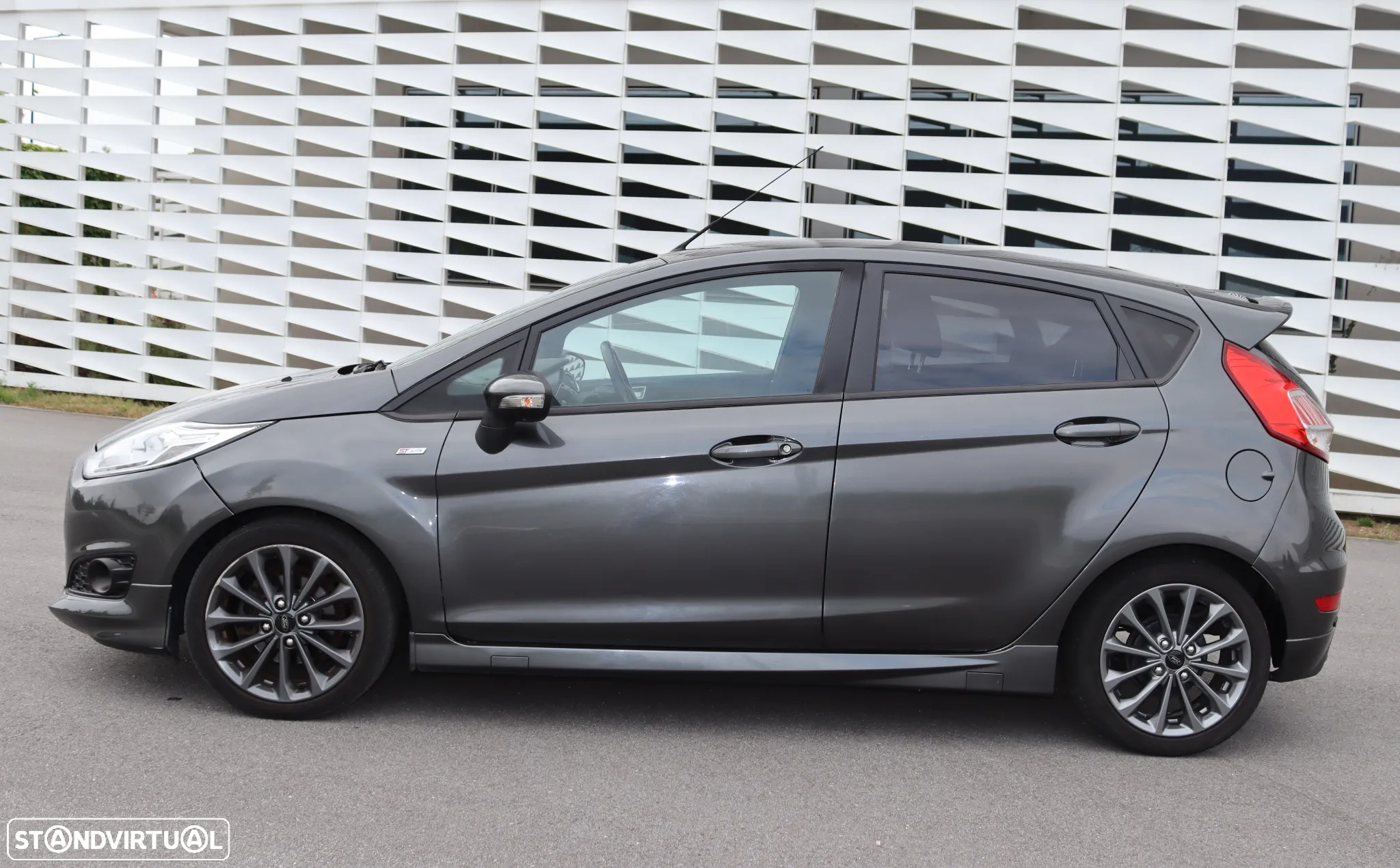 Ford Fiesta - 2