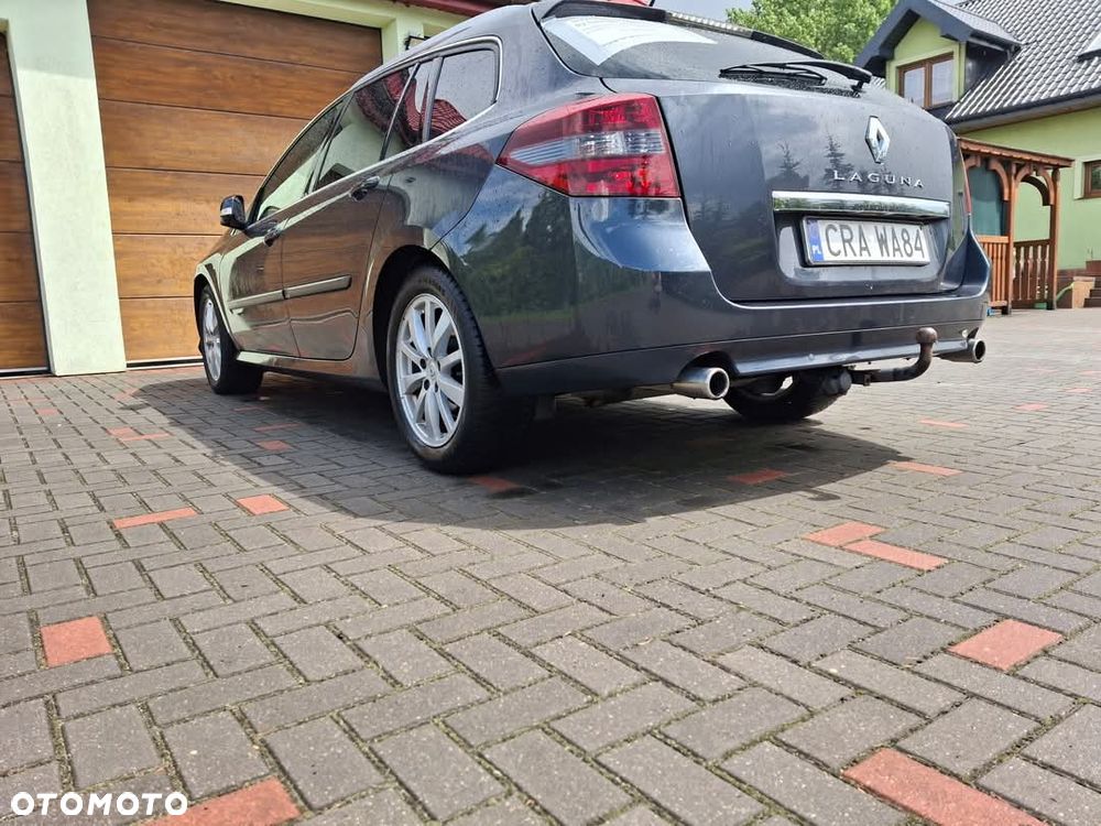 Renault Laguna 2011 photo 4