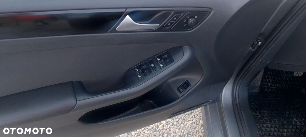 Volkswagen Jetta 1.4 TSI Comfortline - 16