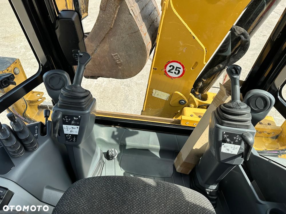 Caterpillar 432F2 - 22