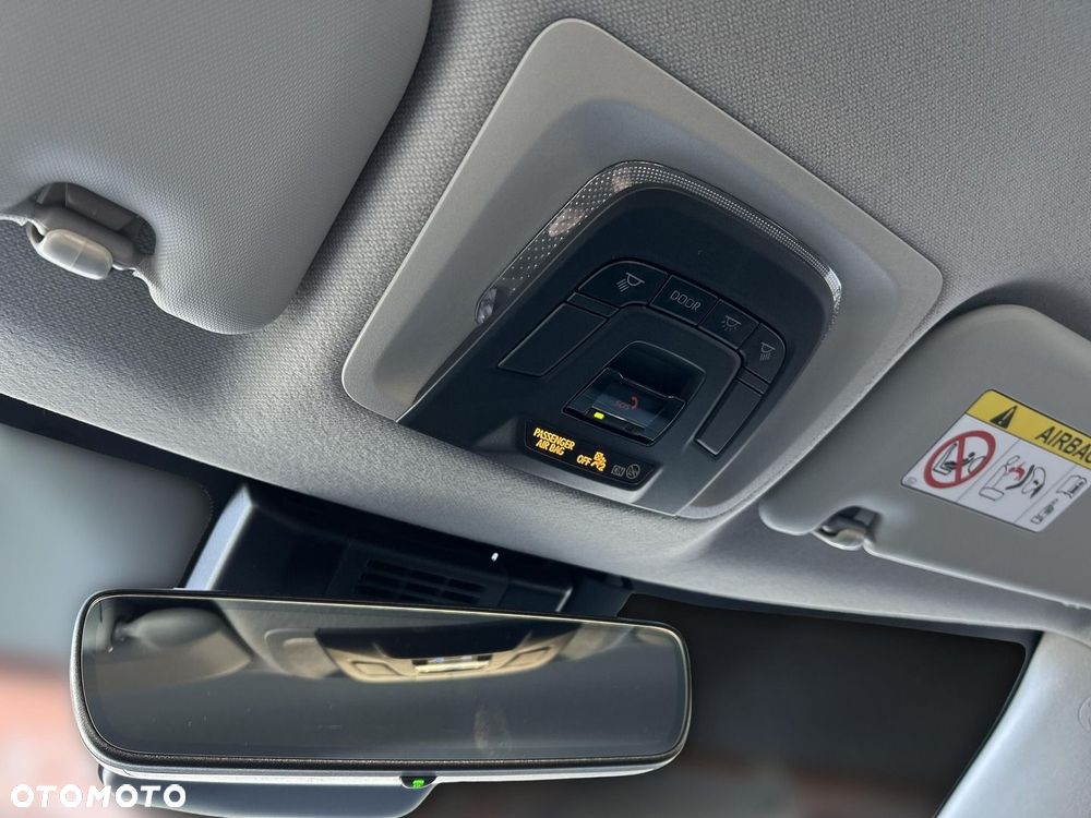 Toyota Corolla 1.8 Hybrid Comfort - 22